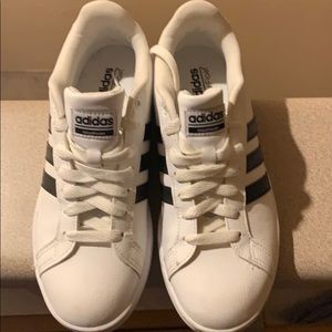 Women’s Adidas cloud foam size 7.5